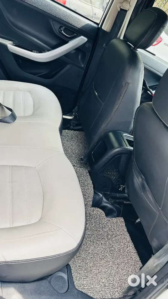 Tata Nexon Xms With Sunroof