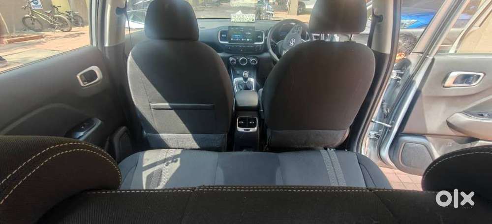Hyundai Venue 2020 Petrol Well Maintained