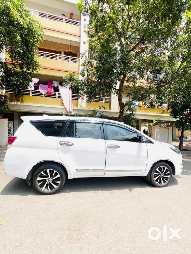 Toyota Innova Crysta 2.8z Automatic, 2016, Diesel