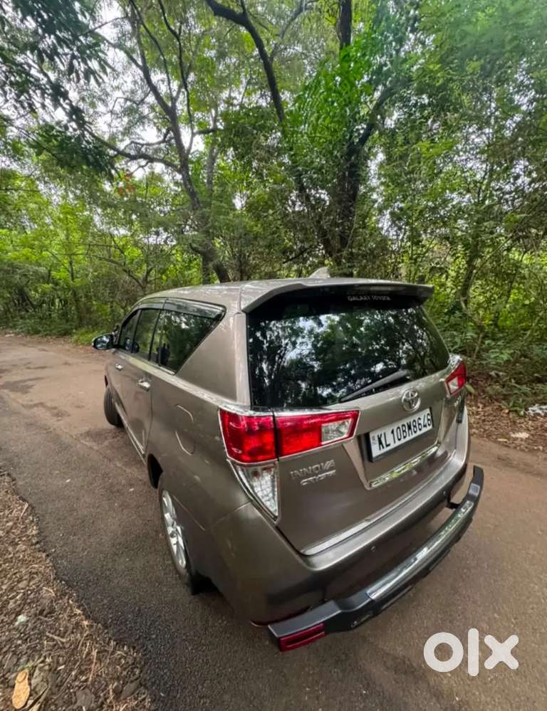 Toyota Innova Crysta 2.4 V 2016 Diesel Manual
