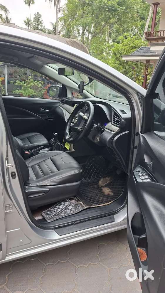 Toyota Innova Crysta 2016 Model Diesel Well Maintained Car