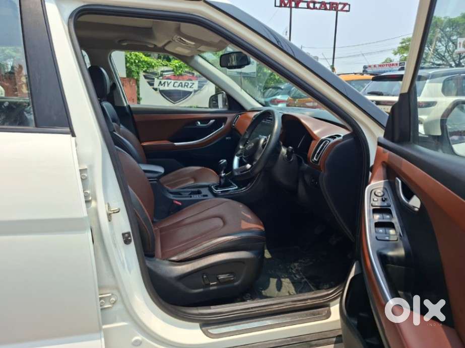 Hyundai Alcazar Platinum, 2023, Petrol