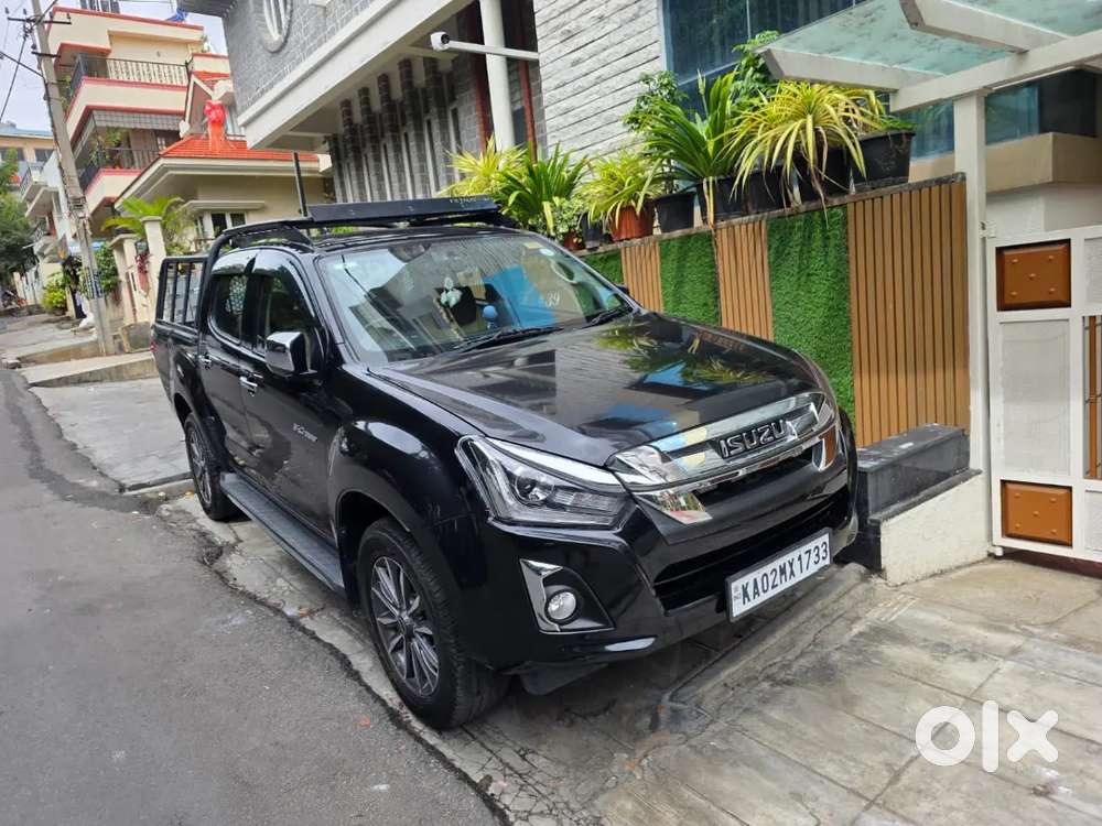 2022 Isuzu V-cross 2wd At Z  37,750 Km  Auto Diesel  Insurance 2026