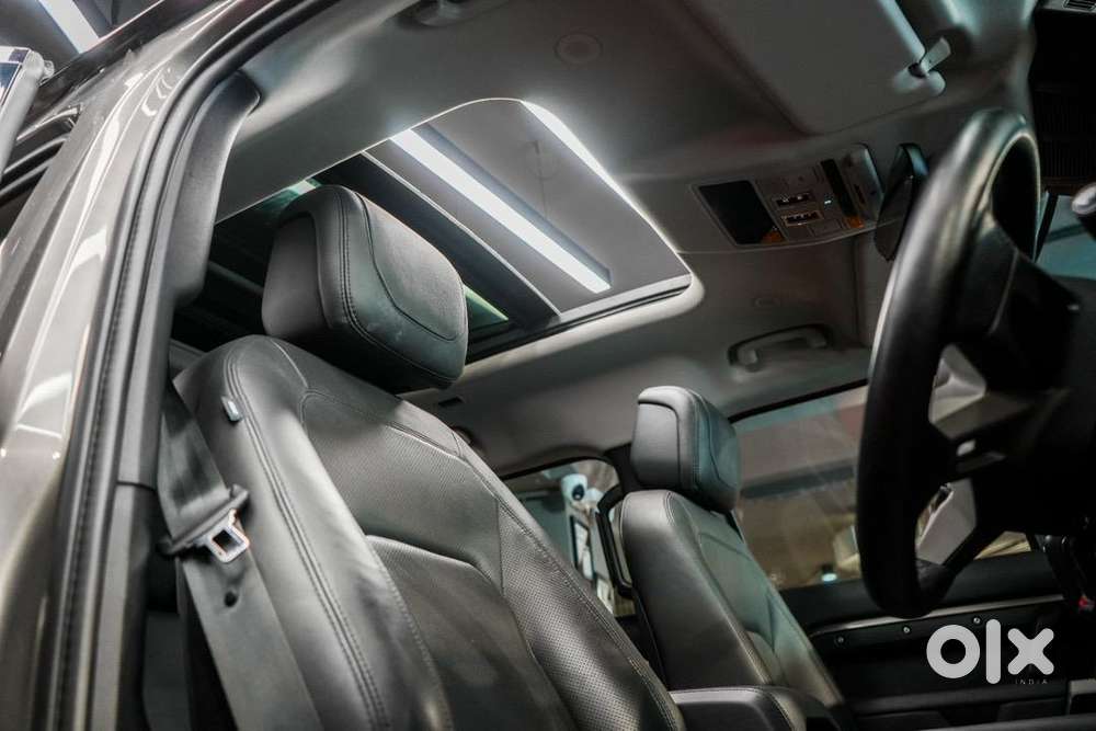 Land Rover Petrol 2024 Car