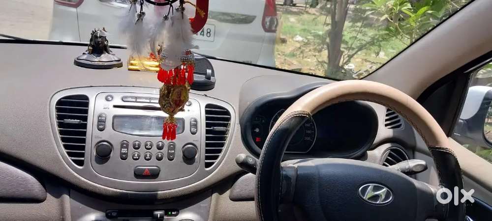 Hyundai With An Peace Colour That's Too With Good Condition