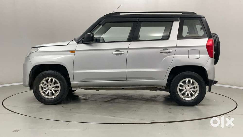 Mahindra Tuv 300 Mhawk100 T8 Dual Tone, 2017, Diesel