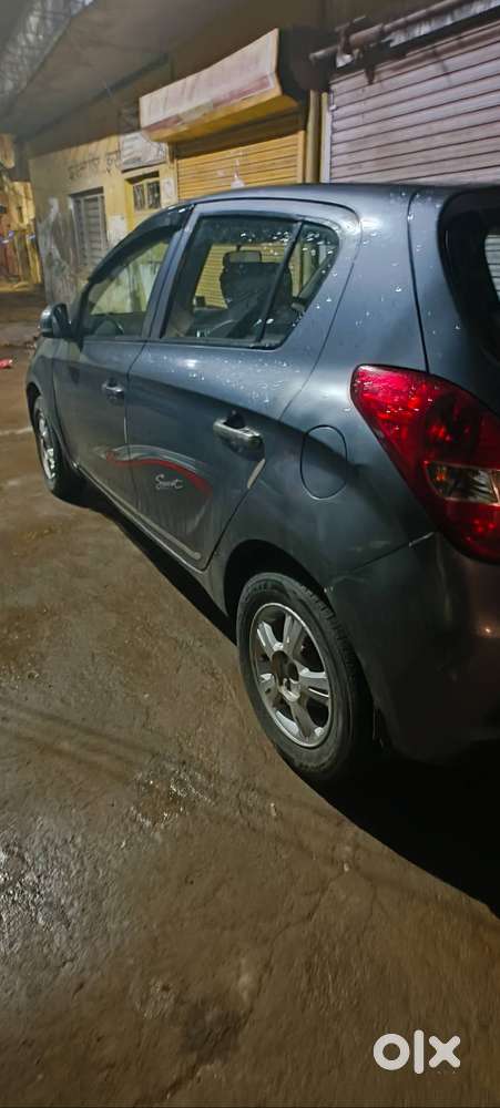 I20 Sportz 2011 Top Model Petrol  Variant