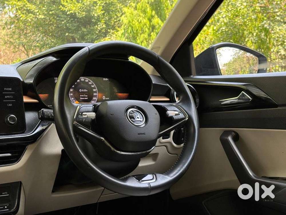 Skoda Slavia 1.0 Tsi Style At, 2023, Petrol