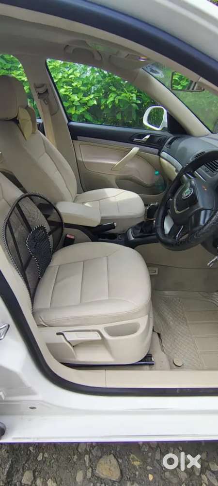 Skoda Laura 2011 Petrol Well Maintained