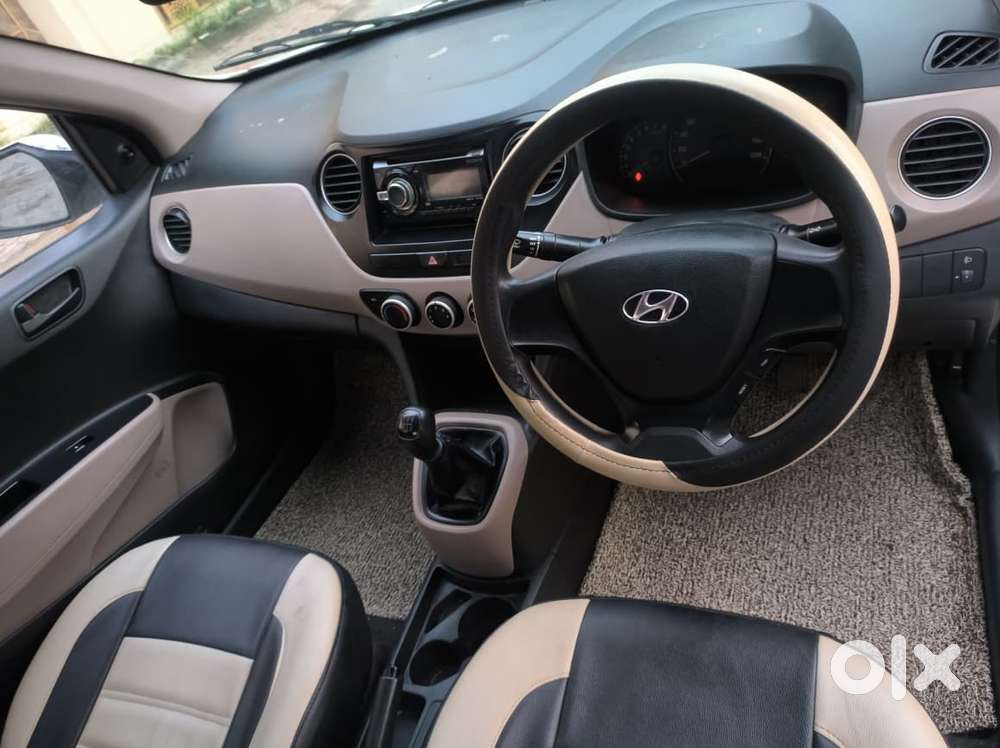 Hyundai Xcent 1.2l Kappa Dual Vtvt 5-speed Manual Base, 2015, Petrol