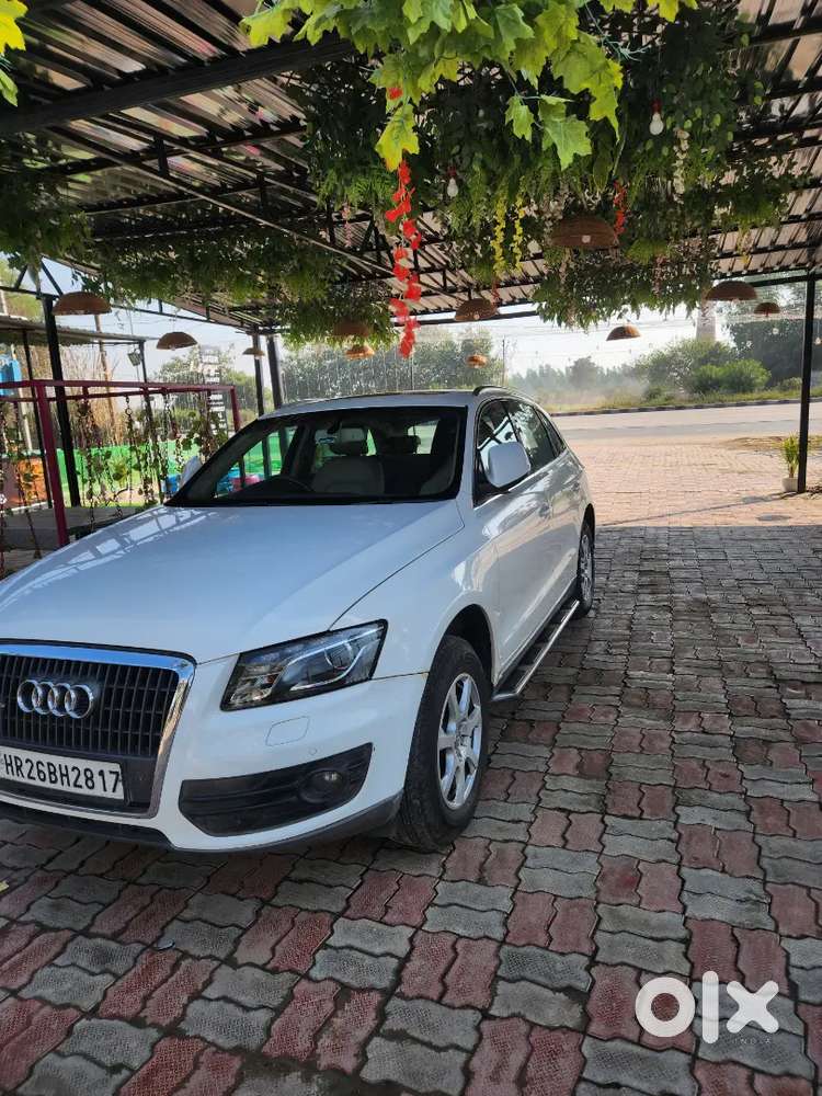 Audi Q5 2011 Petrol 74000 Km Driven