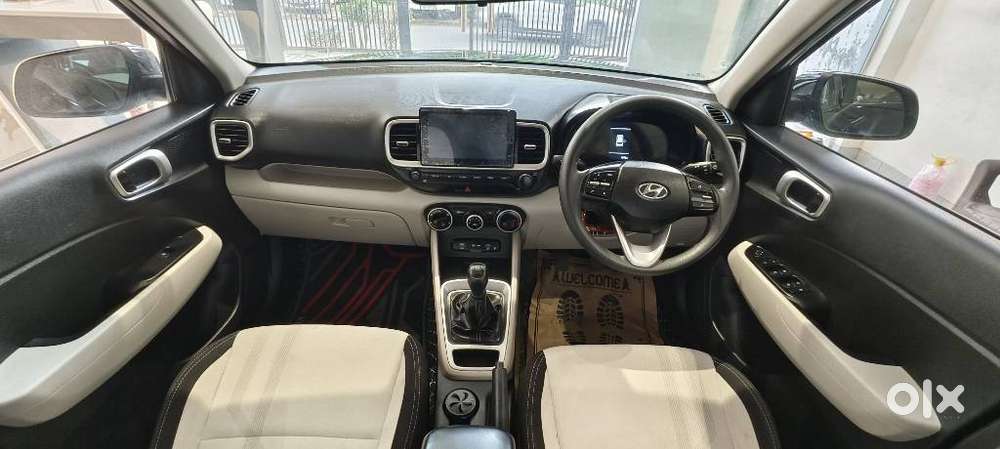 Hyundai Venue, 2025, Petrol