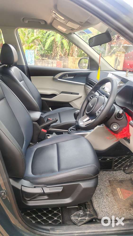 Kia Carens G 1.5 6mt Premium (o) 7-seater, 2025, Petrol