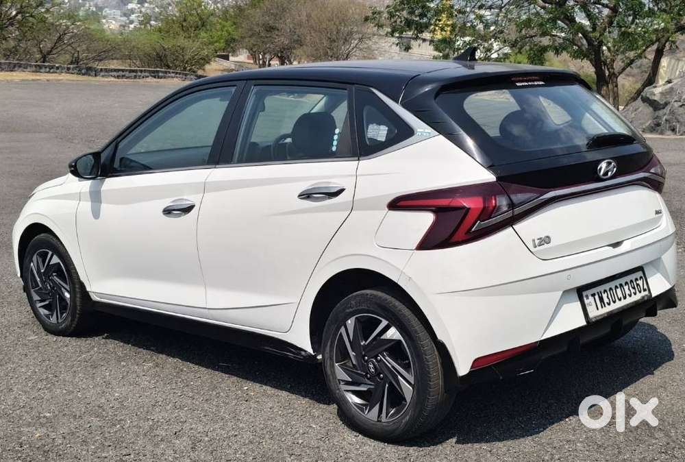 Hyundai New I20 1.2 Asta (o) Ivt, 2023, Petrol