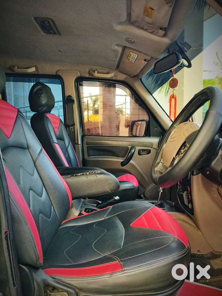 Mahindra Scorpio
Automatic 
2013 
Km. 1.38.000
Insurance Current