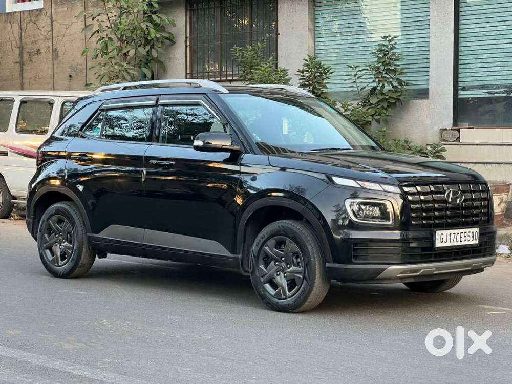 Hyundai Venue Sx Mt, 2024, Cng & Hybrids