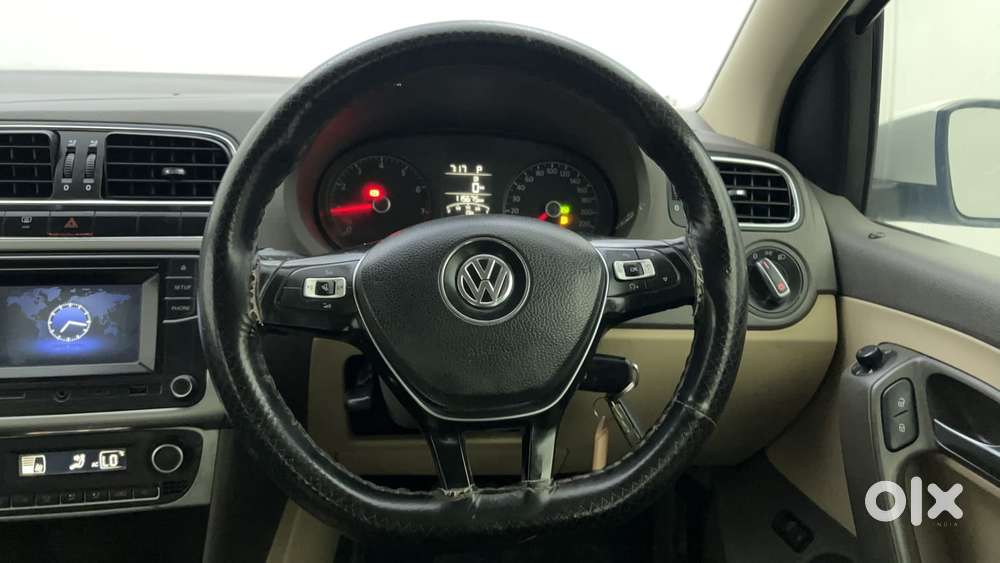 Volkswagen Vento 1.2 Tsi Highline At, 2016, Petrol