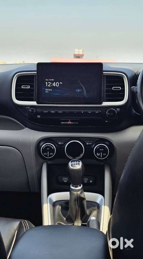 Hyundai Venue Sx Mt, 2023, Petrol