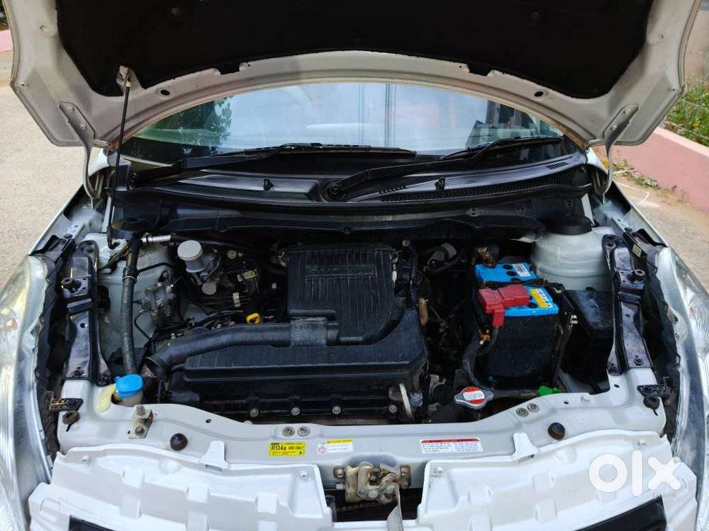 Maruti Suzuki Swift Vxi Optional, 2016, Petrol
