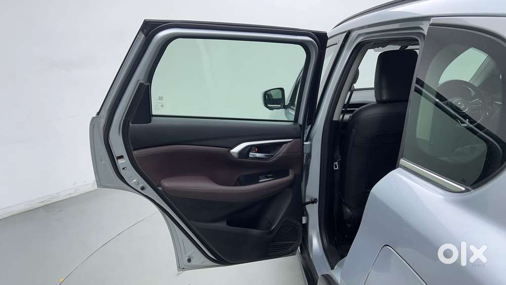 Maruti Suzuki Grand Vitara 1.5 Alpha Smart Hybrid Allgrip, 2022, Pet..