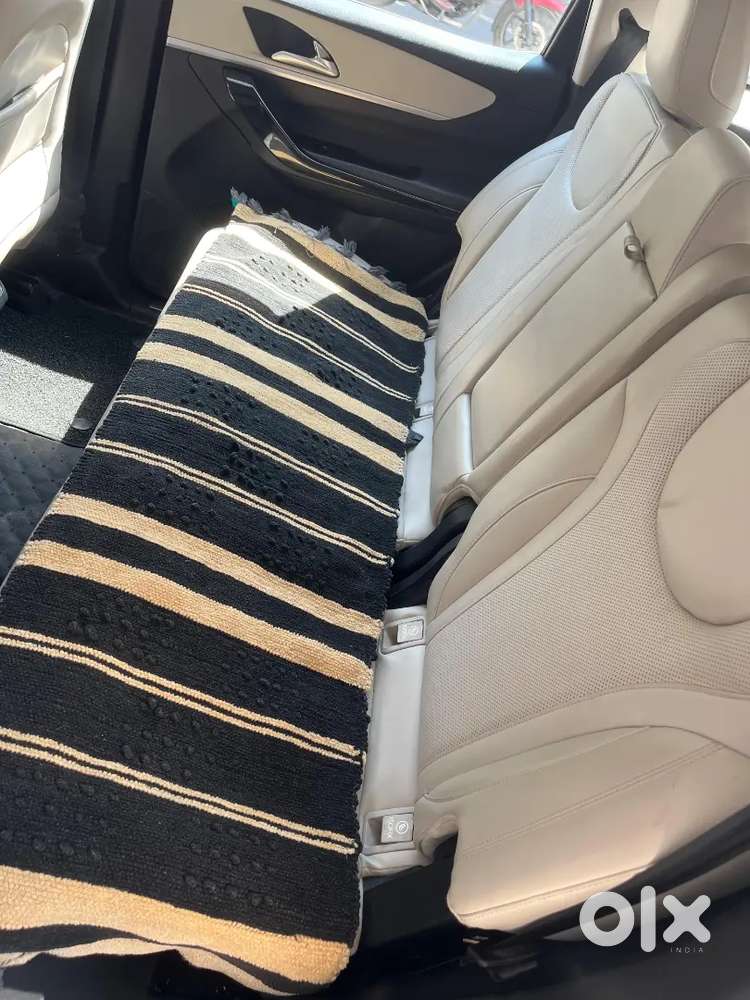 Mahindra Xuv700l 2024 Diesel 30000 Km Driven