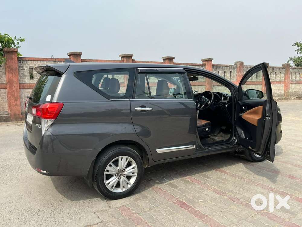 Toyota Innova Crysta 2.7 Zx At, 2017, Petrol