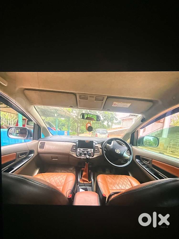 This 2015 Toyota Innova 2.5 E Diesel Vehicle Is A Reliable And Car