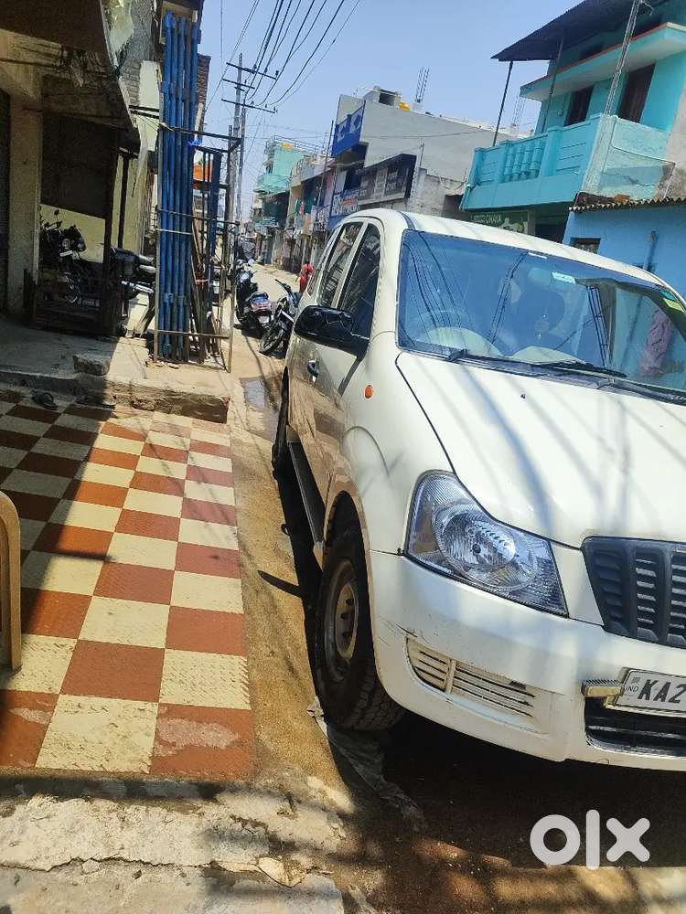Mahindra Xylo 2012