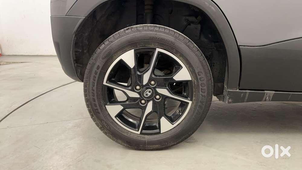 Tata Punch 1.2 Revotron Creative Dual Tone, 2022, Petrol
