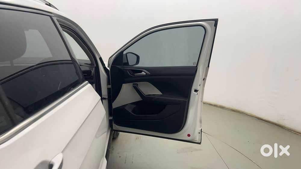 Volkswagen Taigun Topline 1.0 Tsi At (electric Seats), 2023, Petrol