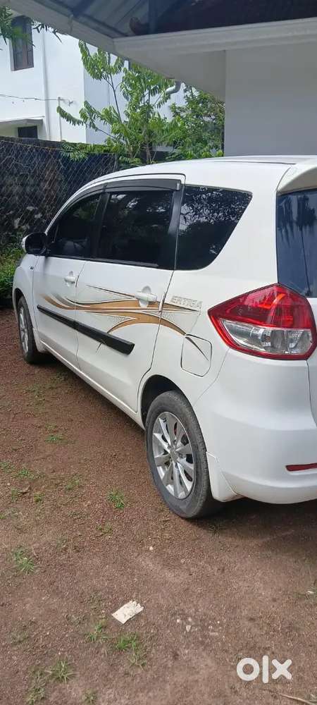 Maruti Suzuki Ertiga 2013 Diesel 176000 Km Driven