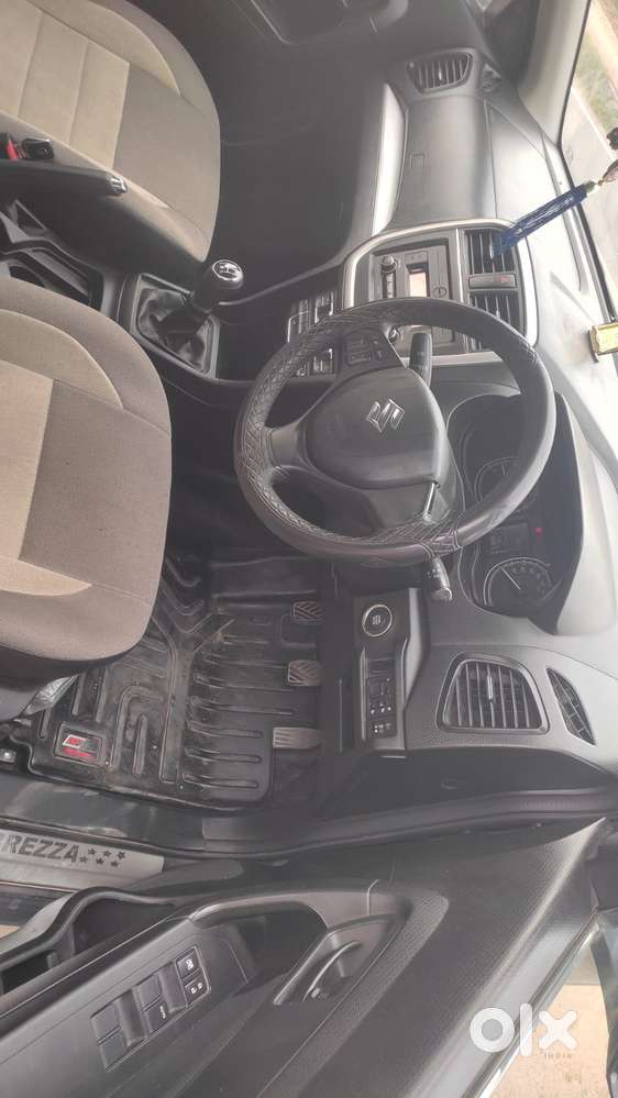 Maruti Suzuki Brezza 1.5 Vxi Smart Hybrid, 2022, Petrol