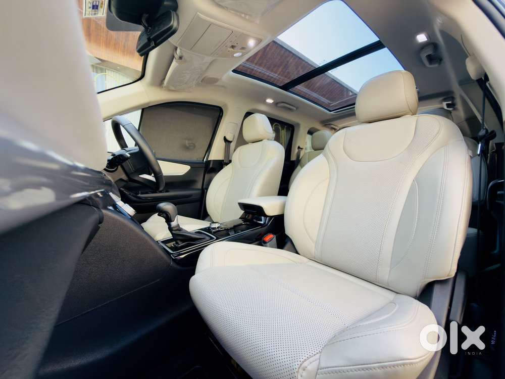 Mahindra Xuv700 2.2 Ax 7 Diesel At Luxury Pack Str, 2024, Diesel