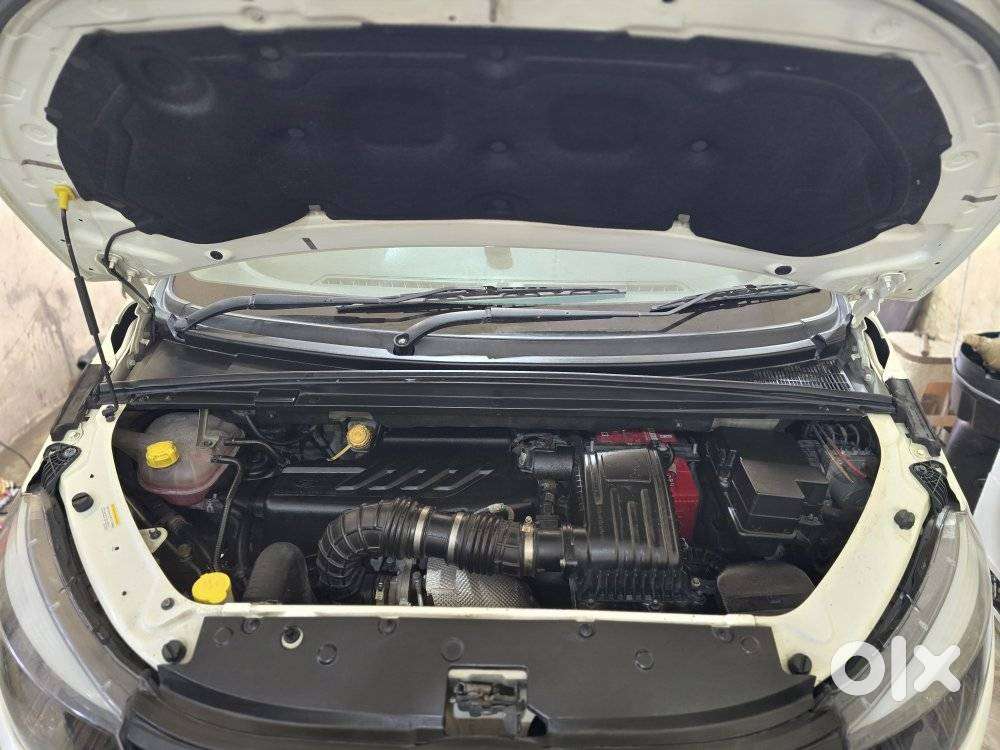 Mahindra Marazzo M6 8str, 2019, Diesel
