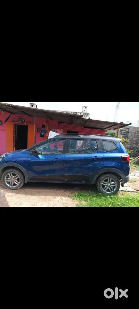 Renault Triber 1.0 Rxz 2022 Dual Tone