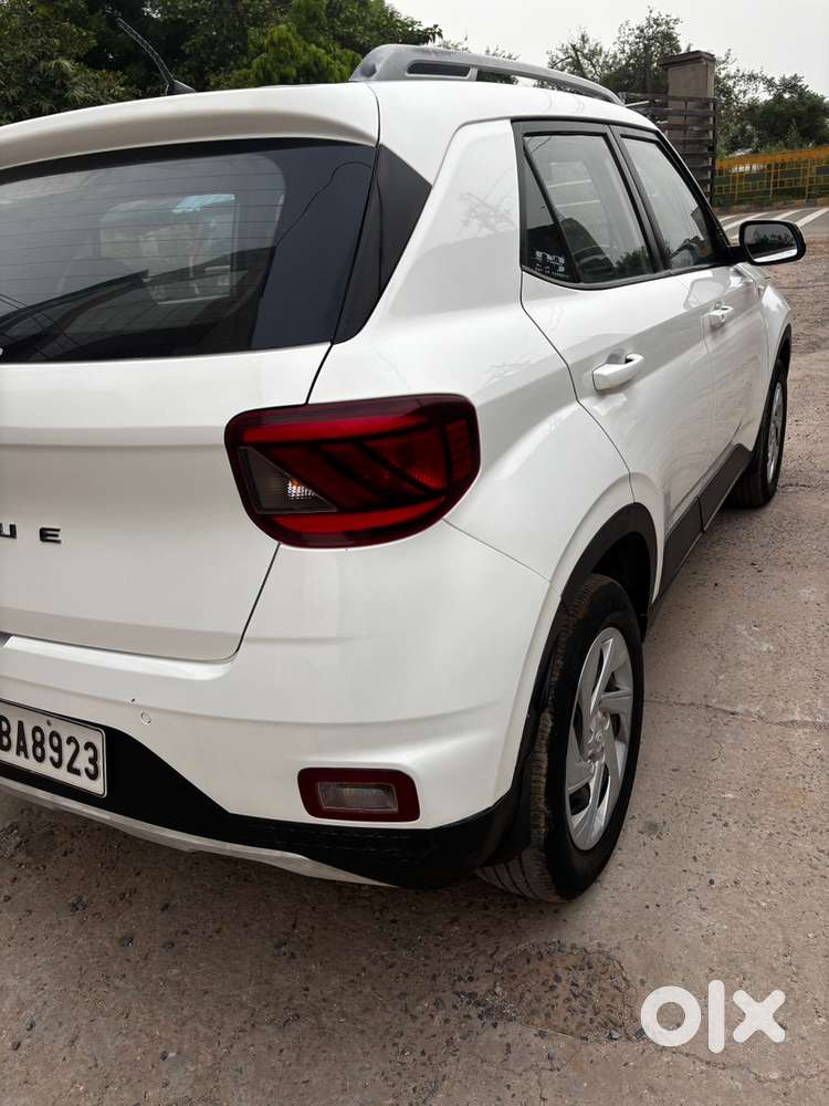 Hyundai Venue 2019 Petrol 71000 Km Driven