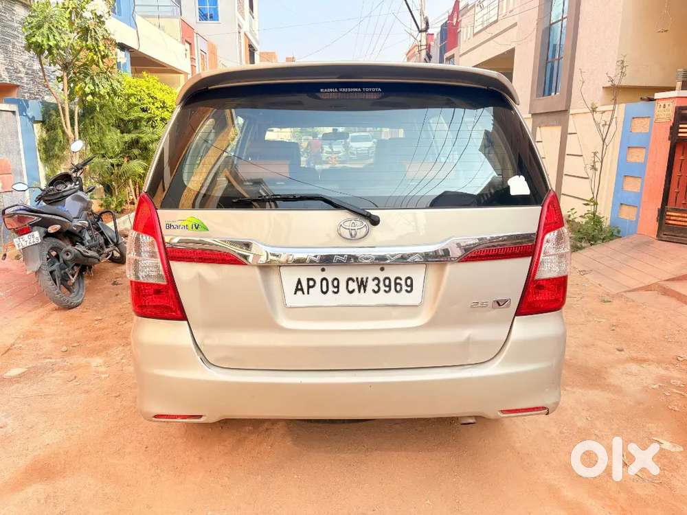 Toyota Innova 2013 Diesel 237000 Km Driven