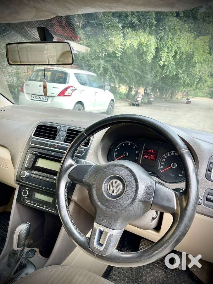 Volkswagen Vento 2010-2013 Petrol Highline, 2011, Petrol