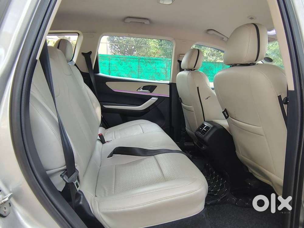 Mahindra Xuv700 2.2 Ax 3 Diesel At 5 Str, 2022, Diesel