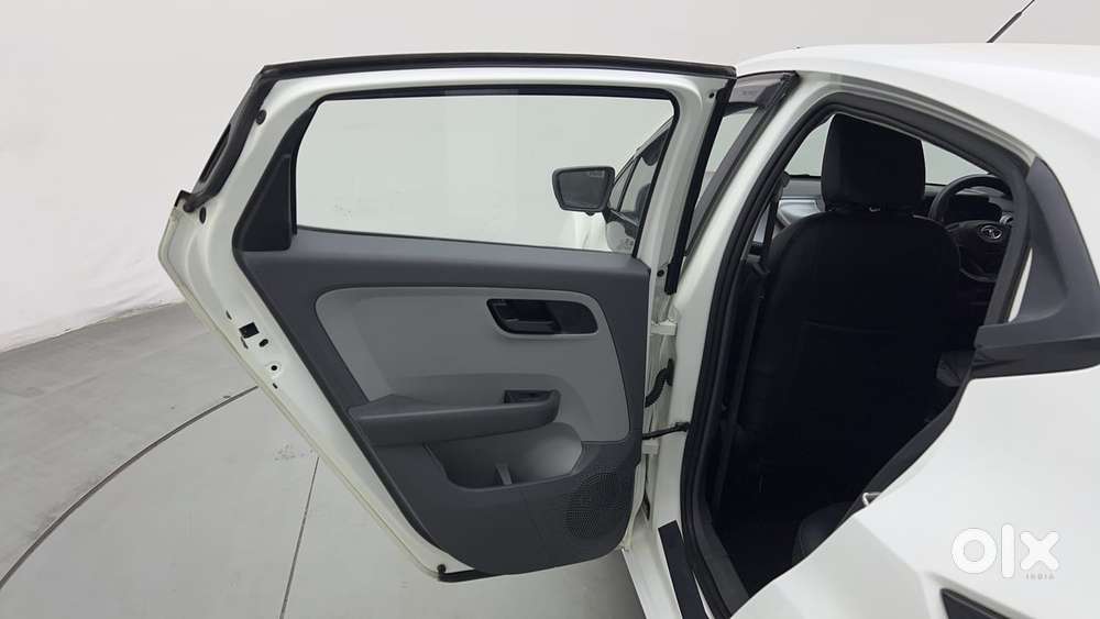 Tata Altroz 1.2 Xm, 2020, Petrol