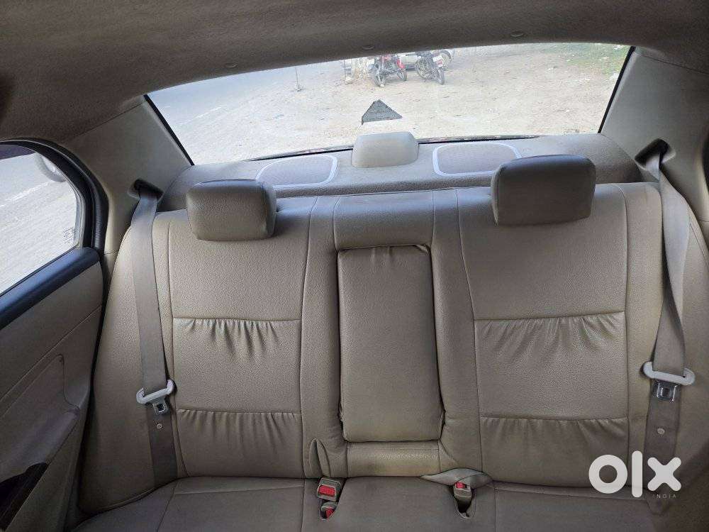 Maruti Suzuki Swift Dzire 1.2 Vxi Bsiv, 2015, Petrol