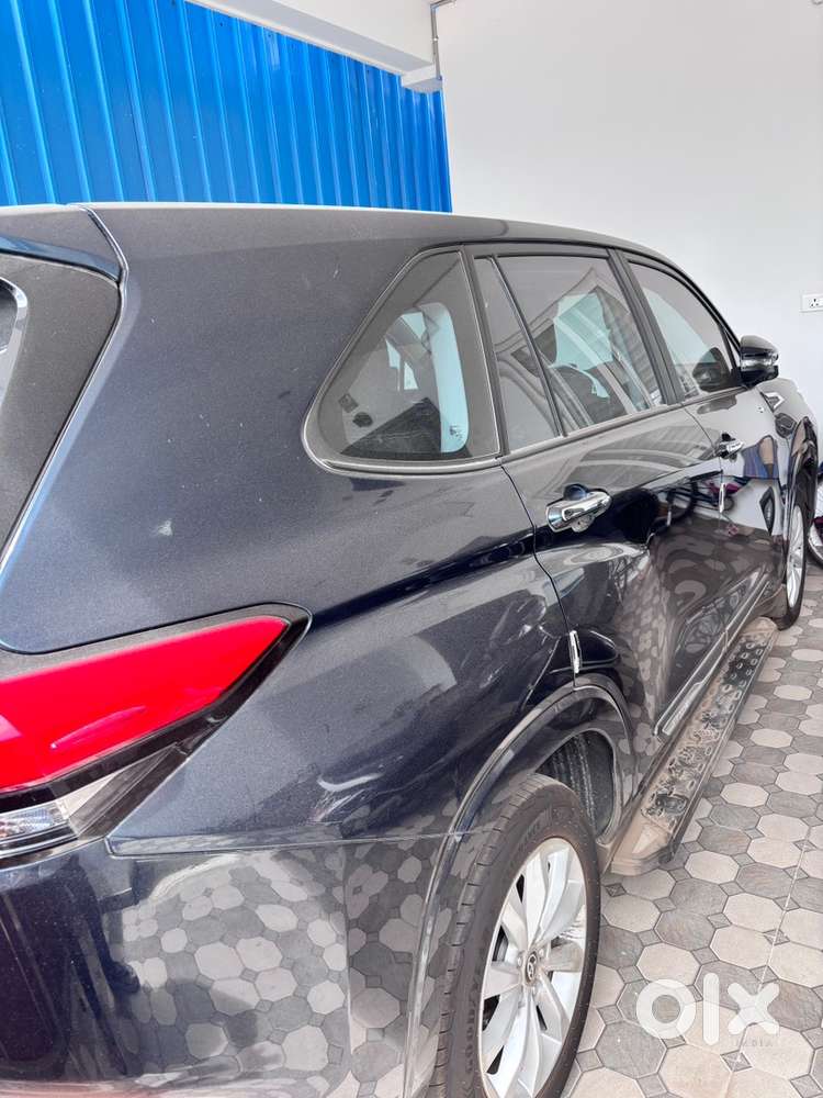 Toyota Innova Hycross 2025