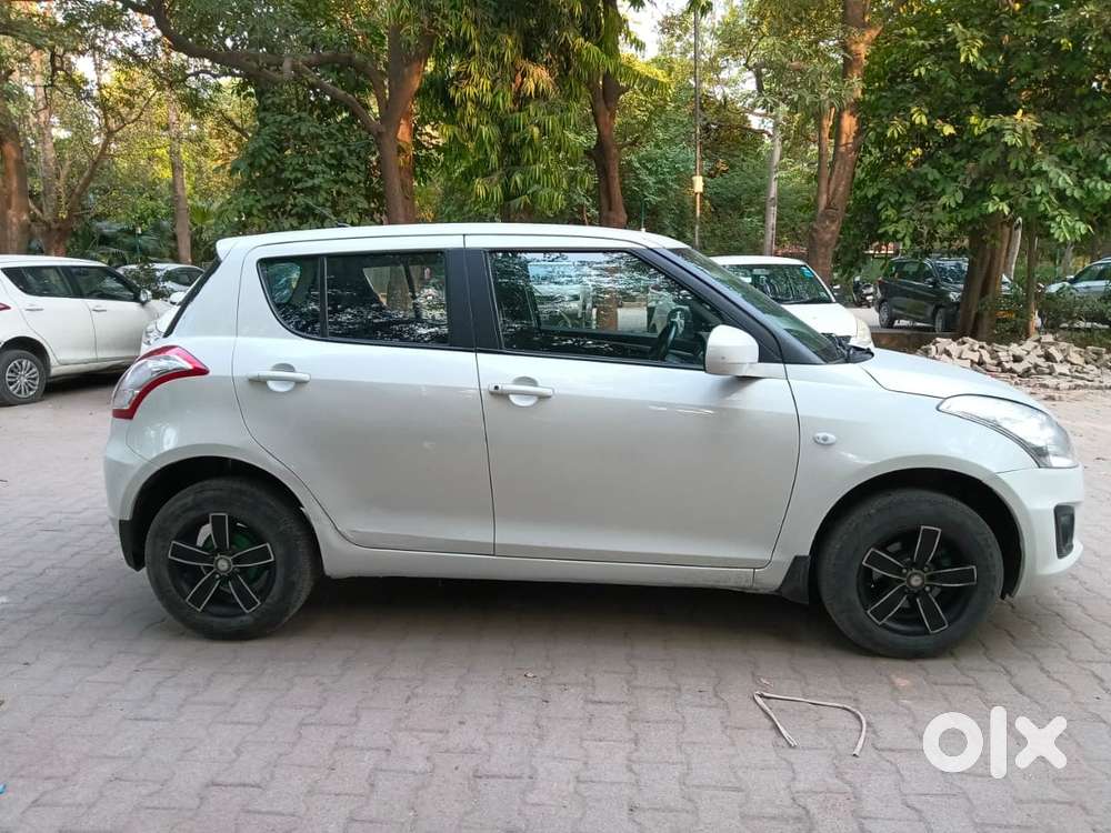 Maruti Suzuki Swift Lxi Optional-o, 2015, Petrol