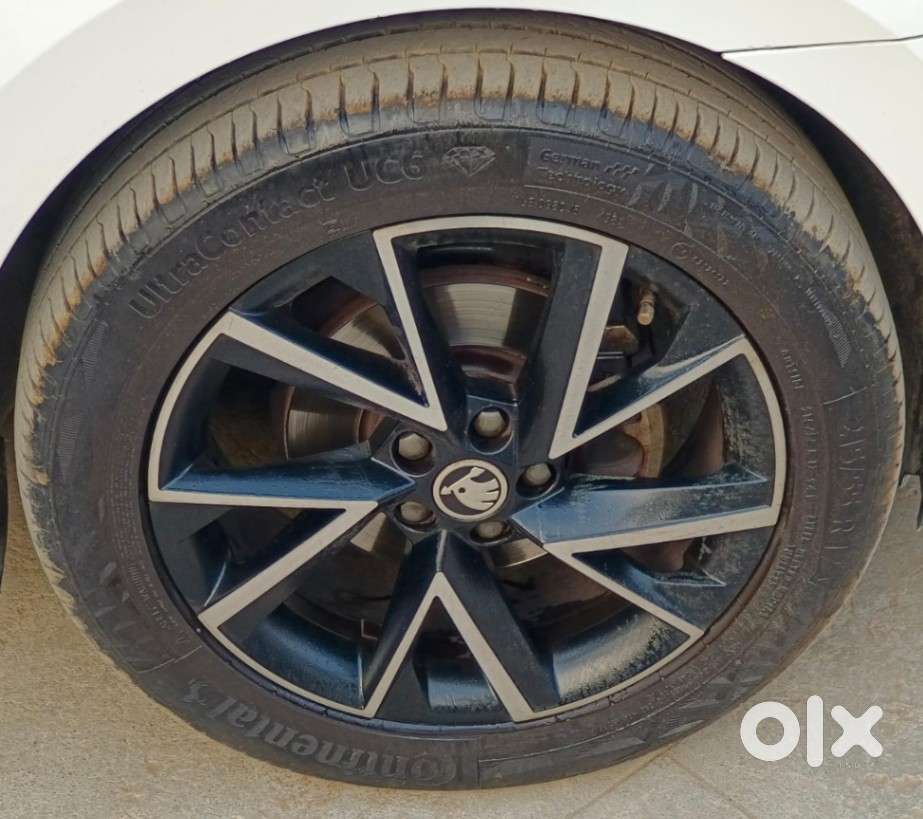 Skoda Slavia 1.0 Tsi Style At, 2022, Petrol