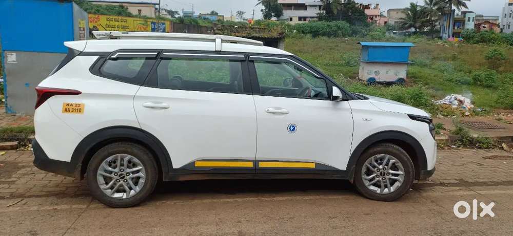 Kia Carens 2023 Diesel Well Maintained Life Time Tax Paid