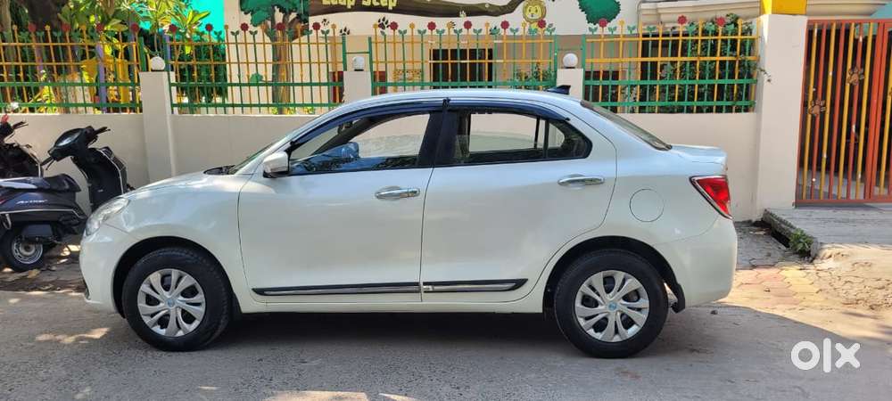 Maruti Suzuki Dzire 1.2 Vxi Amt, 2024, Petrol