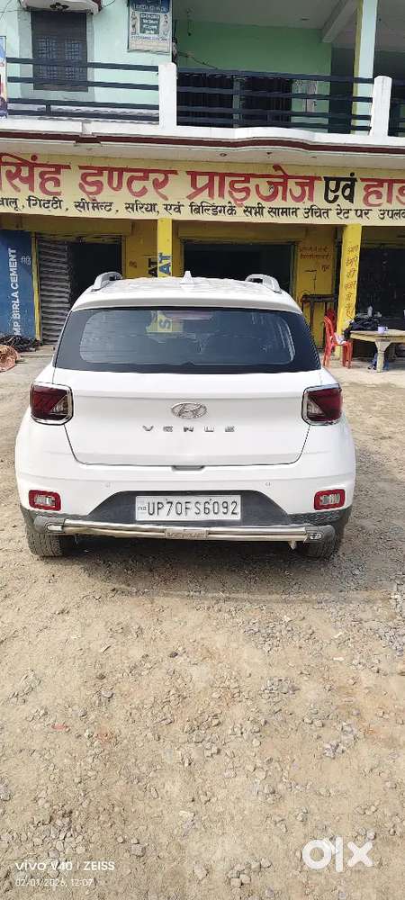 Hyundai Venue 2021 Petrol 88000 Km Driven Very Good Full Original