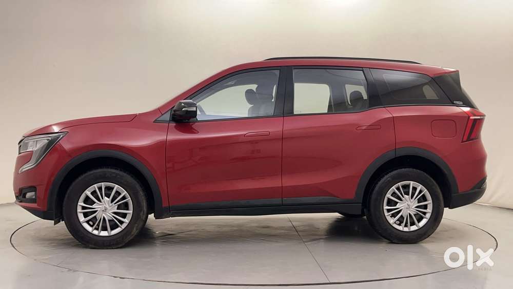 Mahindra Xuv700 2.0 Ax 3 Petrol At 5 Str, 2022, Petrol