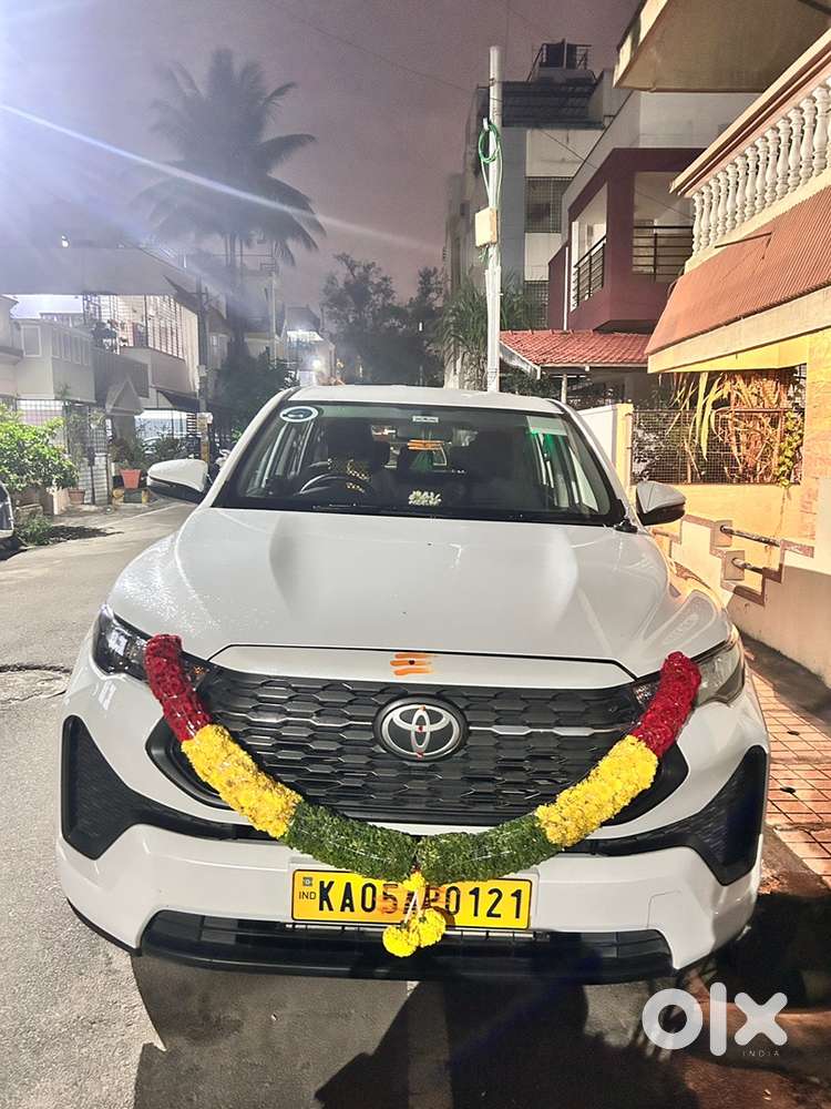 Toyota Innova Hycross 2024