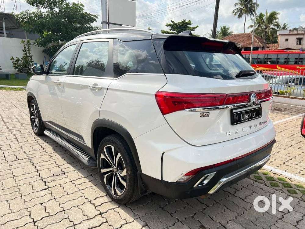 Mg Hector Plus Savvy Pro 1.5 Turbo Petrol Cvt 7 Str Dual Tone, 2023,..